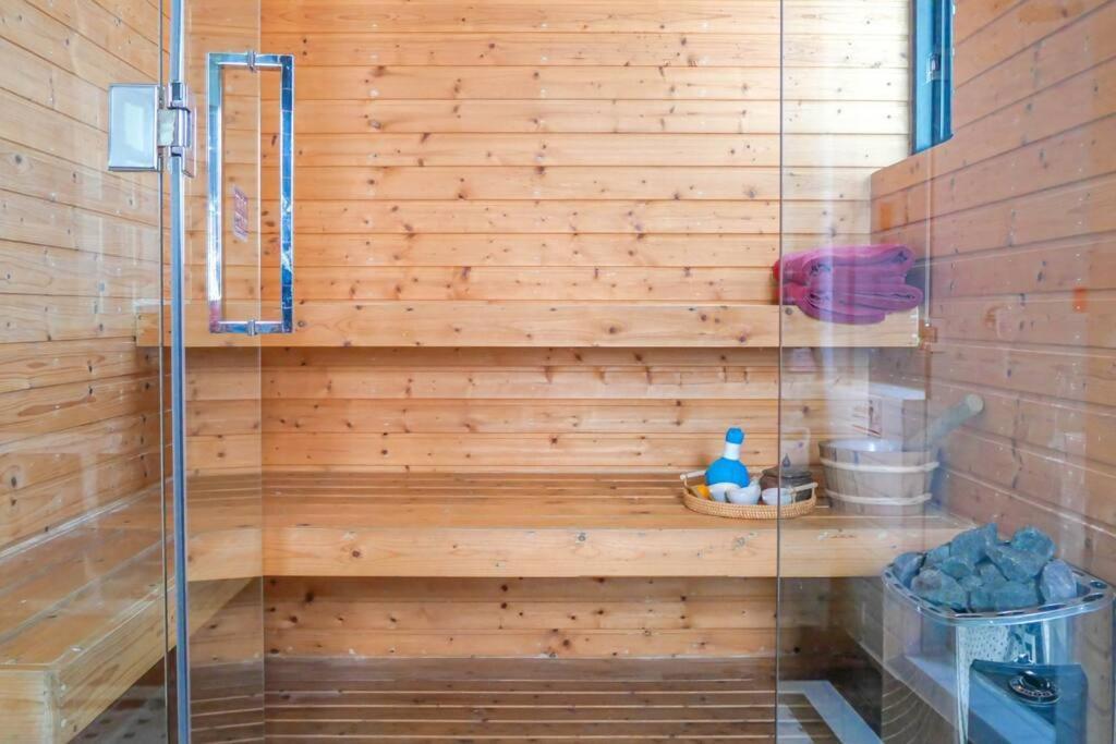 3Bd Pool Villa Pattaya With Sauna - Exquisite Pool Villa B Nong Prue Екстериор снимка